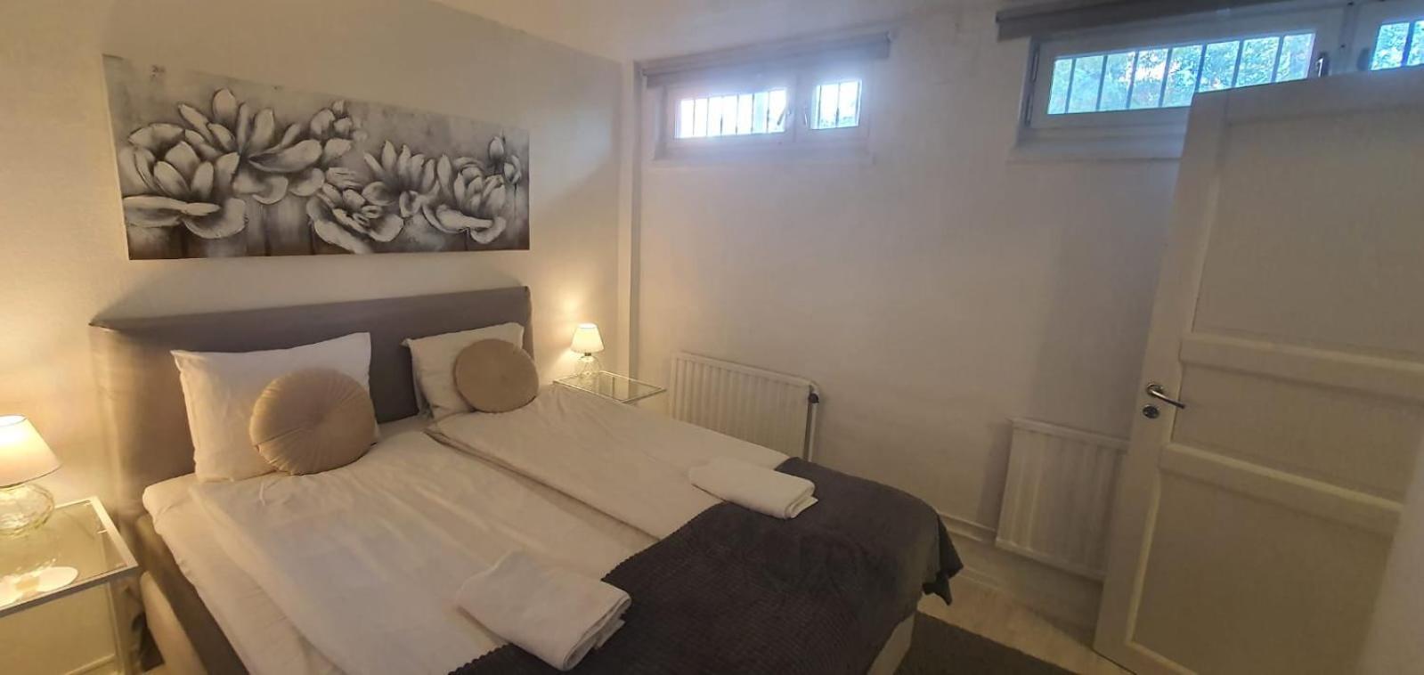 Beautiful Basement Apartment, Very Private And Close To The Metro Stockholm Exterior photo